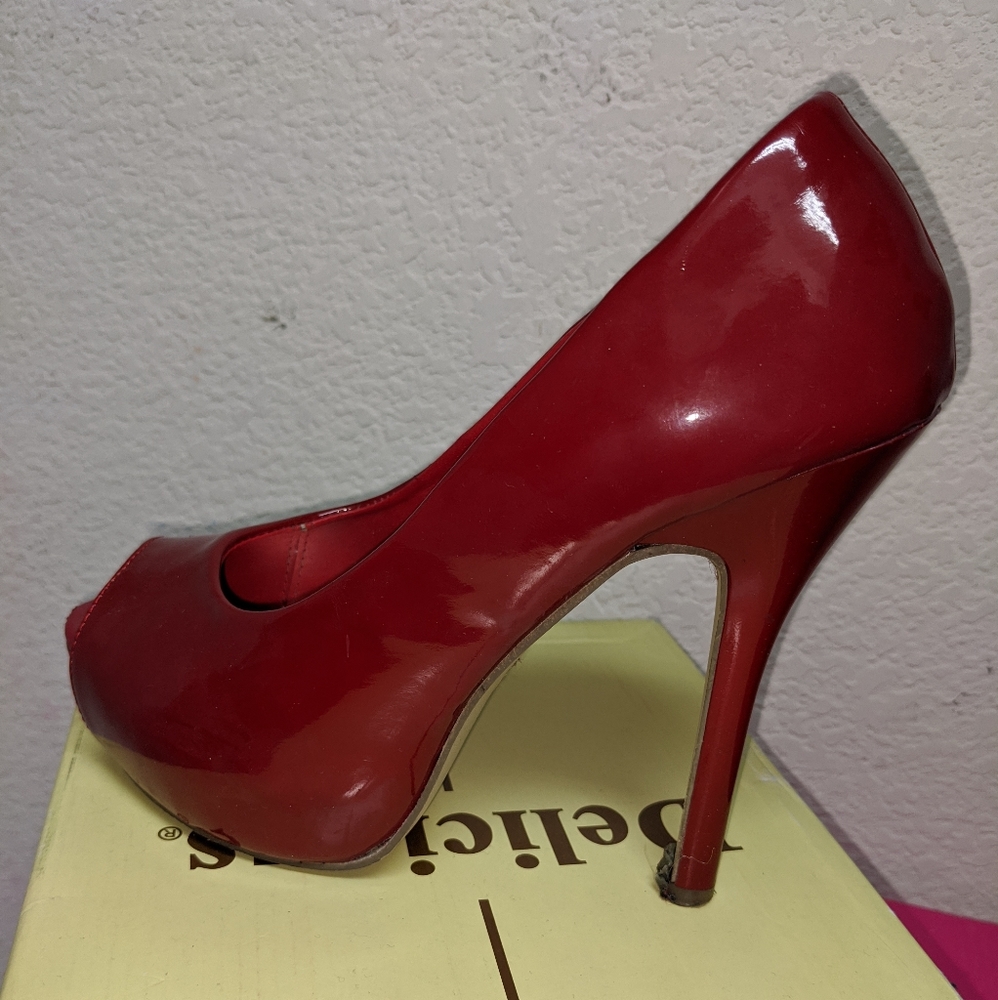 Red Pumps